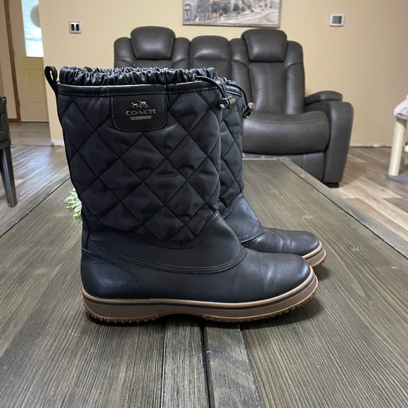Coach Winter Boots - Picture 1 of 7